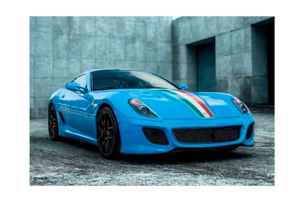 FERRARI 599 GTO 2010 - MADE IN ITALY BABY BLU WITH ITALIAN STRIPE / ФЕРРАРИ 599 ГТО 2010 1:18 СИНИЙ