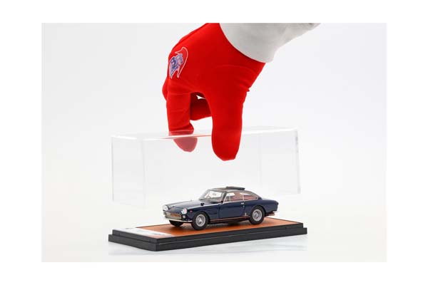 FERRARI 330 GT 2+2 TWINLIGHT AND OPEN ROOF BLU SCURO AND RED INTERIOR S/N 5863 / ФЕРРАРИ 330 ГТ 2+2 ТВИНЛИГХТ ОТКРЫТАЯ КРЫША СКУРО САЛОН С 1:43 КРАСНЫЙ — фото 2
