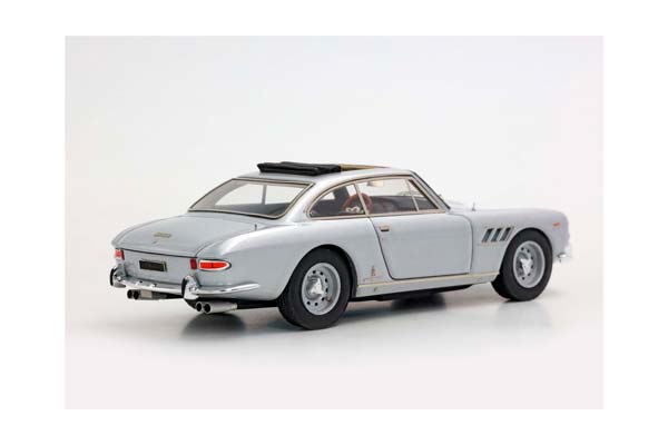 FERRARI 330 GT 2+2 SINGLE LIGHT AND OPEN ROOF SILVER AND BLACK INTERIOR S/N 8267 / ФЕРРАРИ 330 ГТ 2+2 СИНГЛЕ ЛИГХТ ОТКРЫТАЯ КРЫША САЛОН С 1:43 СЕРЕБРИСТЫЙ — фото 6