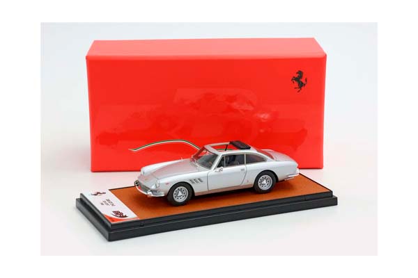 FERRARI 330 GT 2+2 SINGLE LIGHT AND OPEN ROOF SILVER AND BLACK INTERIOR S/N 8267 / ФЕРРАРИ 330 ГТ 2+2 СИНГЛЕ ЛИГХТ ОТКРЫТАЯ КРЫША САЛОН С 1:43 СЕРЕБРИСТЫЙ — фото 7