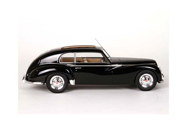 ALFA ROMEO FRECCIA D ORO GLOSS BLACK / АЛЬФА РОМЕО ФРЕЧЧА Д ГЛОСС 1:18 ЧЕРНЫЙ — фото 7