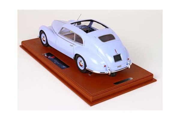 ALFA ROMEO FRECCIA D ORO 1949 SLIDING ROOF / АЛЬФА РОМЕО ФРЕЧЧА Д 1949 СЛИДИНГ РООФ 1:18 ЗОЛОТОЙ — фото 2