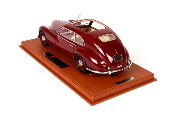 ALFA ROMEO FRECCIA D ORO RED / АЛЬФА РОМЕО ФРЕЧЧА Д 1:18 КРАСНЫЙ — фото 4