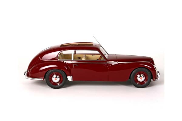 ALFA ROMEO FRECCIA D ORO RED / АЛЬФА РОМЕО ФРЕЧЧА Д 1:18 КРАСНЫЙ — фото 9