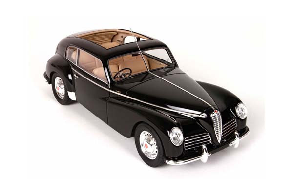 ALFA ROMEO FRECCIA D ORO GLOSS BLACK-WITH DISPLAY CASE / АЛЬФА РОМЕО ФРЕЧЧА Д ГЛОСС - 1:18 ЧЕРНЫЙ — фото 7
