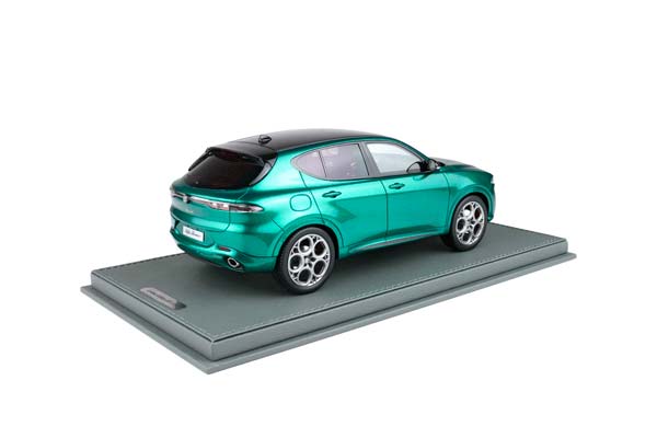ALFA ROMEO TONALE TRIBUTO PLUG-IN HYBRID GREEN MONTREAL / АЛЬФА РОМЕО ТОНАЛЕ ТРИБУТО ПЛУГ-ИН ХИБРИД МОНТРЕАЛ 1:18 ЗЕЛЕНЫЙ — фото 2
