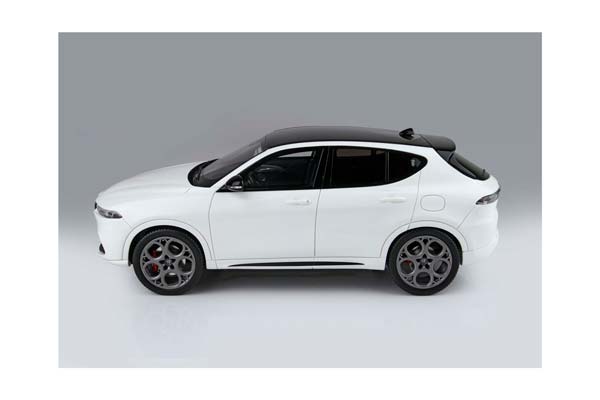 ALFA ROMEO TONALE TRIBUTO PLUG-IN HYBRID WHITE ALFA / АЛЬФА РОМЕО ТОНАЛЕ ТРИБУТО ПЛУГ-ИН ХИБРИД АЛФА 1:18 БЕЛЫЙ — фото 5