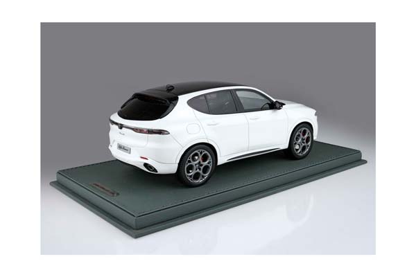 ALFA ROMEO TONALE TRIBUTO PLUG-IN HYBRID WHITE ALFA / АЛЬФА РОМЕО ТОНАЛЕ ТРИБУТО ПЛУГ-ИН ХИБРИД АЛФА 1:18 БЕЛЫЙ — фото 2