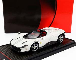 FERRARI DAYTONA SP3 OPEN ROOF ICONA(2022), BIANCO - MATT WHITE
