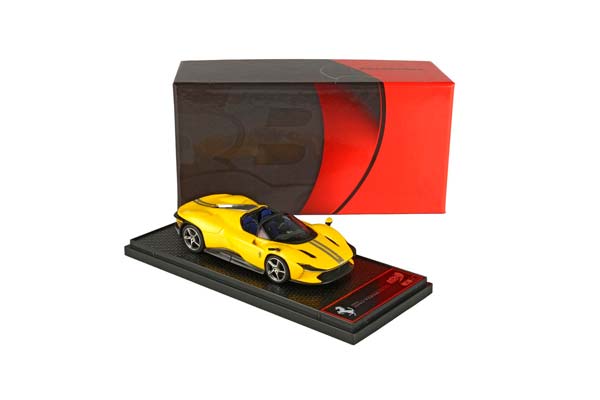 FERRARI DAYTONA SP3 SERIE ICONA MODENA YELLOW / ФЕРРАРИ ДАЙТОНА СП3 СЕРИЕ ИКОНА 1:43 ЖЕЛТЫЙ — фото 3