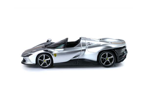 FERRARI DAYTONA SP3 SERIE ICONA ARGENTO NURBURGRING / ФЕРРАРИ ДАЙТОНА СП3 СЕРИЕ ИКОНА НУРБУРГРИНГ 1:43 СЕРЕБРИСТЫЙ — фото 5