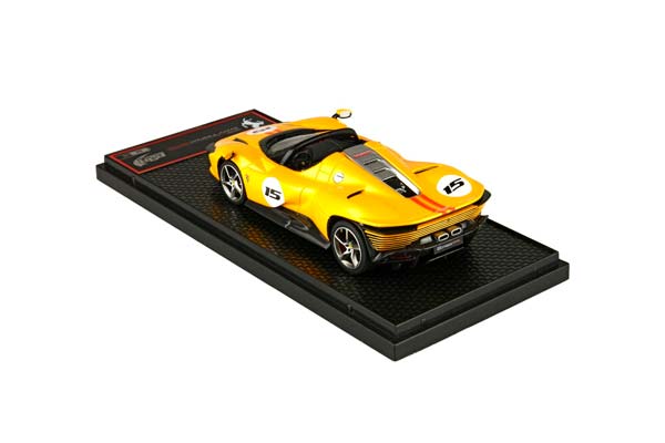FERRARI DAYTONA SP3 SERIE ICONA TRILAYERED YELLOW / ФЕРРАРИ ДАЙТОНА СП3 СЕРИЕ ИКОНА ТРИЛАИЕРЕД 1:43 ЖЕЛТЫЙ — фото 2