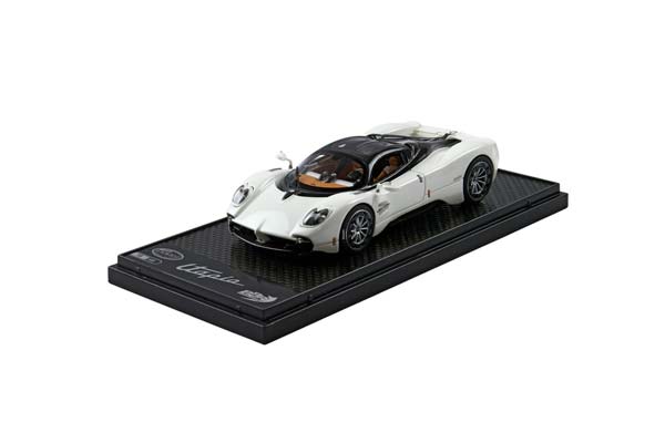 PAGANI UTOPIA PEARL WHITE / ПАГАНИ УТОПИЯ ПЕАРЛ 1:43 БЕЛЫЙ