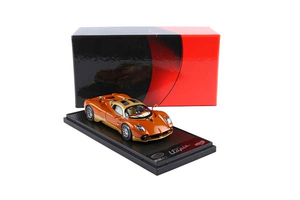 PAGANI UTOPIA METALLIC BRONZE / ПАГАНИ УТОПИЯ МЕТАЛЛИК 1:43 БРОНЗОВЫЙ — фото 6