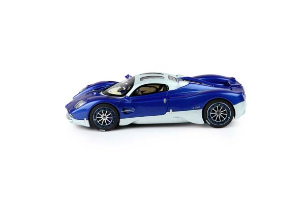 PAGANI UTOPIA M208 BLUE / ПАГАНИ УТОПИЯ М208 1:43 СИНИЙ — фото 5