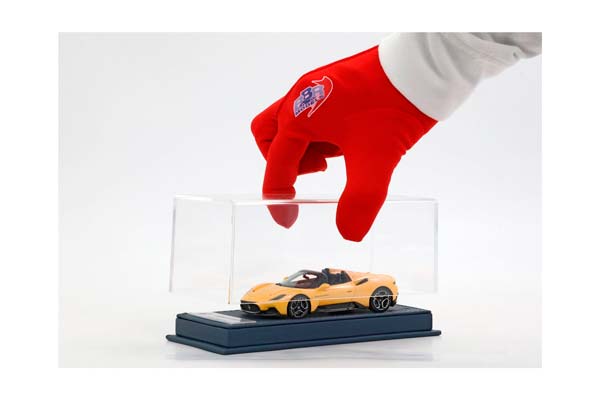 MASERATI MC20 CIELO - GENUINE LEATHER BASE YELLOW GENIO - BIRDCAGE RIMS / МАЗЕРАТИ МС20 КИЕЛО 1:43 ЖЕЛТЫЙ — фото 2