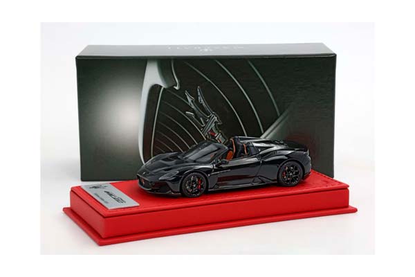 MASERATI MC20 CIELO - GENUINE LEATHER BASE GLOSS BLACK / МАЗЕРАТИ МС20 КИЕЛО 1:43 ЧЕРНЫЙ — фото 3