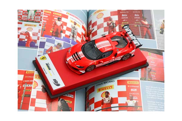 FERRARI 296 CHALLENGE 2023 SPECIAL PACK WITH PHOTO BOOK FERRARI CHALLENGE 2008 / ФЕРРАРИ 296 КХАЛЛЕНГЕ 2023 ПХОТО БООК ФЕРРАРИ КХАЛЛЕНГЕ 2008 1:43 — фото 3
