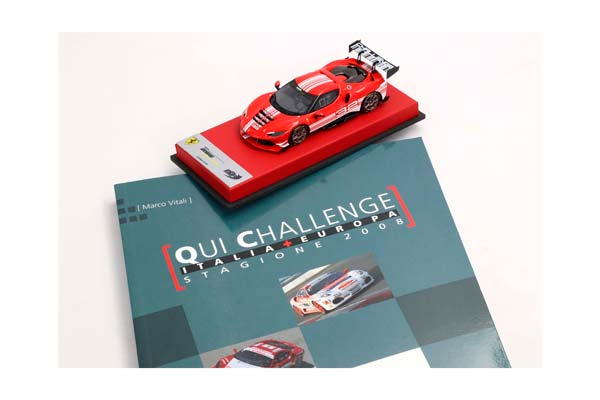 FERRARI 296 CHALLENGE 2023 SPECIAL PACK WITH PHOTO BOOK FERRARI CHALLENGE 2008 / ФЕРРАРИ 296 КХАЛЛЕНГЕ 2023 ПХОТО БООК ФЕРРАРИ КХАЛЛЕНГЕ 2008 1:43 — фото 2