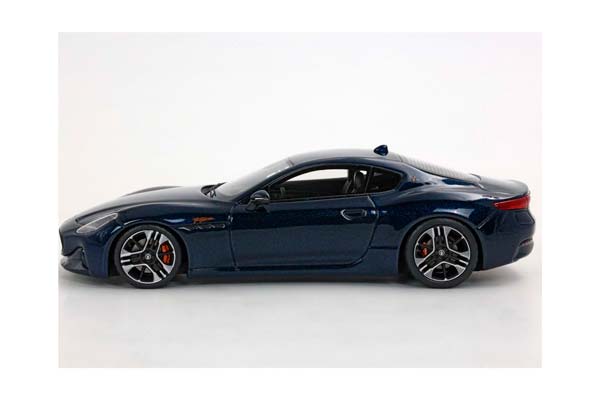 MASERATI GRANTURISMO FOLGORE 2023 BLU NOBILE / МАЗЕРАТИ ГРАНТУРИСМО ФОЛЬГОРЕ 2023 НОБИЛЕ 1:43 СИНИЙ — фото 4