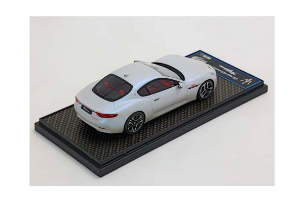 MASERATI GRANTURISMO FOLGORE 2023 BIANCO AUDACE / МАЗЕРАТИ ГРАНТУРИСМО ФОЛЬГОРЕ 2023 АУДАКЕ 1:43 БЕЛЫЙ — фото 3