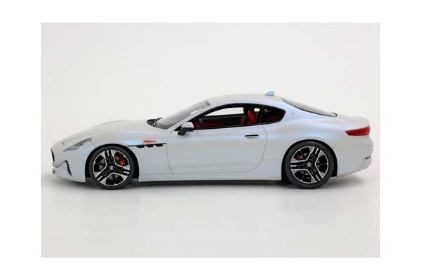 MASERATI GRANTURISMO FOLGORE 2023 BIANCO AUDACE / МАЗЕРАТИ ГРАНТУРИСМО ФОЛЬГОРЕ 2023 АУДАКЕ 1:43 БЕЛЫЙ — фото 5