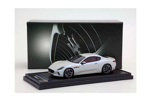 MASERATI GRANTURISMO FOLGORE 2023 BIANCO AUDACE / МАЗЕРАТИ ГРАНТУРИСМО ФОЛЬГОРЕ 2023 АУДАКЕ 1:43 БЕЛЫЙ — фото 7