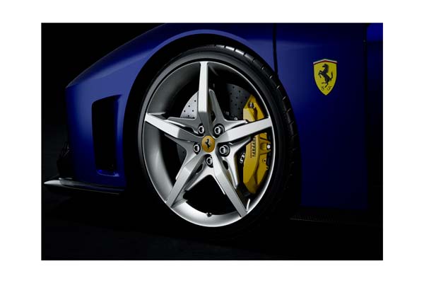FERRARI F80 CARBON OPTIONAL ELECTRIC BLUE - SILVER WHEELS / ФЕРРАРИ Ф80 КАРБОН ОПТИОНАЛ ЕЛЕКТРИК 1:43 СИНИЙ — фото 2