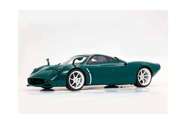 PAGANI HUAYRA CODALUNGA BRITISH RACING GREEN WITH WHITE RIMS / ПАГАНИ ХУАЙРА КОДАЛУНГА БРИТАНСКИЙ РАКИНГ ДИСКИ 1:43 БЕЛЫЙ