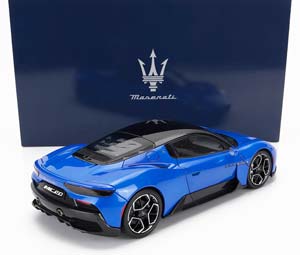 MASERATI MC20 GLOSS BLACK ROOF (2020), BLU INFINITO - BLUE BLACK — фото 2