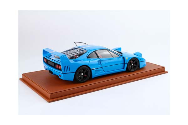 FERRARI F40 LIGHT BLUE WITH ITALIAN FLAG STRIPE AND BLACK RIMS BBR-KYOSHO / ФЕРРАРИ Ф40 ЛИГХТ ИТАЛИАН ФЛАГ ПОЛОСА ДИСКИ ББР-КИОСХО 1:18 ГОЛУБОЙ — фото 2