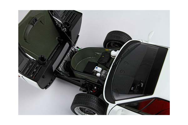 FERRARI F40 WHITE AND BLACK-SILVER RIMS BBR-KYOSHO / ФЕРРАРИ Ф40 - ДИСКИ ББР-КИОСХО 1:18 БЕЛЫЙ — фото 8