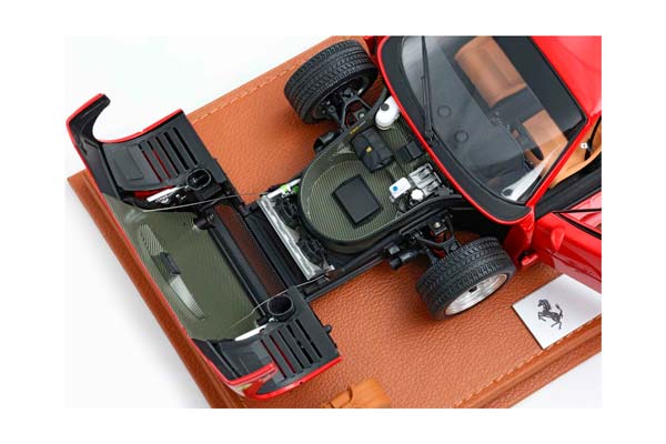 FERRARI F40 1987 ROSSO CORSA - MANSELL - FULL OPEN DIECAST WITH SCHEDONI SUITCASE MINIATURE / ФЕРРАРИ Ф40 1987 1:18 КРАСНЫЙ — фото 8