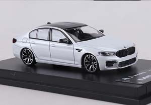 BMW F90 M5 2025 WHITE / БМВ Ф90 М5 БЕЛЫЙ (ДЛИНА 7-10 СМ) — фото 3