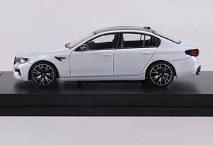 BMW F90 M5 2025 WHITE / БМВ Ф90 М5 БЕЛЫЙ (ДЛИНА 7-10 СМ) — фото 8