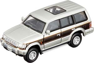 MITSUBISHI PAJERO 2 ПОКОЛЕНИЕ 1996 (ПРАВОРУЛЬНЫЙ) СЕРЕБРИСТЫЙ С КРАСНОЙ ПОЛОСКОЙ (ДЛИНА МОДЕЛИ 6-10 СМ)