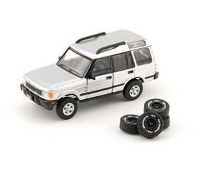 LAND ROVER DISCOVERY 1 1998 СЕРЕБРИСТЫЙ (ЛЕВОРУЛЬНЫЙ) С НАБОРОМ КОЛЕС (ДЛИНА МОДЕЛИ 6-10 СМ)