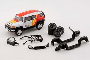 TOYOTA FJ CRUISER LHD (2015)CRUISER WHITE WITH ACCESSORY (ДЛИНА МОДЕЛИ 6-10 СМ)