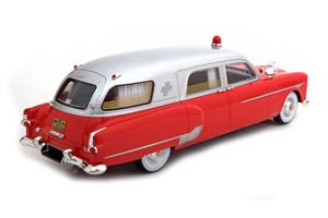 PACKARD HENNEY AMBULANCE 1952 RED/SILVER / ПАККАРД ХЕННИ СКОРАЯ ПОМОЩЬ 1952 КРАСНЫЙ/СЕРЕБРИСТЫЙ — фото 2
