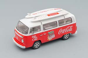 VW VOLKSWAGEN T1 MINIBUS COCA-COLA WITH SURFBOARD 1961, WHITE RED — фото 1