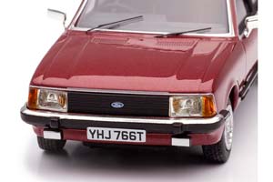 FORD CAPRI MK2 X-PACK СЕРЕБРИСТЫЙ С ЧЕРНЫМ И FORD GRANADA MK2 2.8I GHIA БОРДОВЫЙ — фото 6