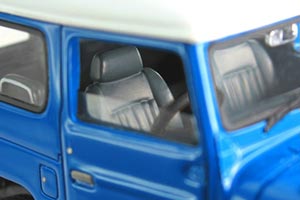 TOYOTA LAND CRUISER FJ40, BLUE / WHITE ROOF — фото 12