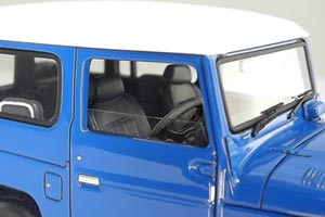 TOYOTA LAND CRUISER FJ40, BLUE / WHITE ROOF — фото 10