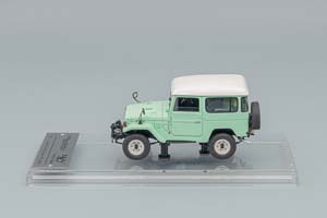 TOYOTA LAND CRUISER 40 SERIES, LIGHT GREEN / WHITE ROOF — фото 3