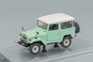 TOYOTA LAND CRUISER 40 SERIES, LIGHT GREEN / WHITE ROOF