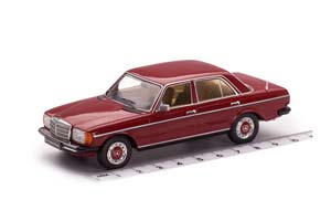 MERCEDES-BENZ 240D (W123) 1976 DARK RED — фото 14