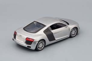 AUDI R8, SILVER — фото 2