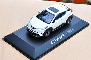 TOYOTA C-HR 2019 WHITE — фото 4