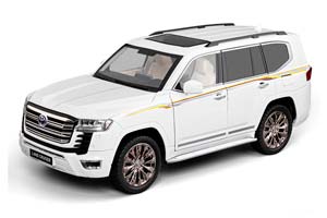 TOYOTA LAND CRUISER 300 2024 WHITE / ТОЙОТА ЛЭНД КРУЗЕР БЕЛЫЙ (ДЛИНА 28 СМ) СВЕТЯТСЯ ФАРЫ + ЗВУК (БЕЗ УПАКОВКИ)