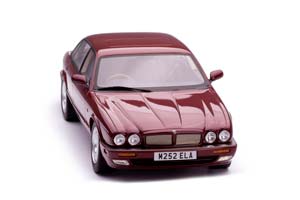 JAGUAR XJR X300 RHD 1995 REDMETALLIC — фото 3
